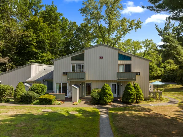 34 Wauwinet Court #34, Guilford, CT 06437