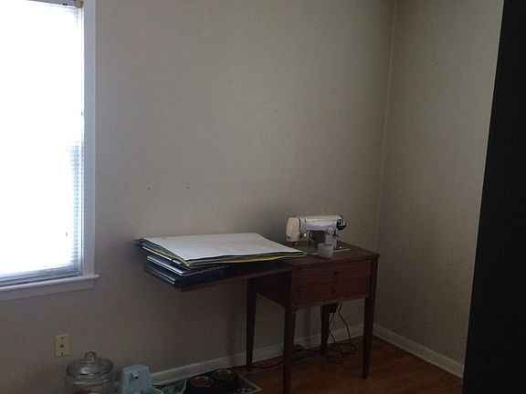 Smallest of 3 East rooms. (NE Room)