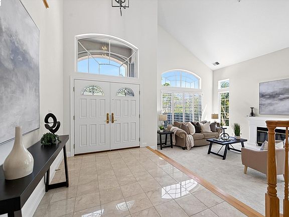 2nd image of 3325 Medallion Ct
