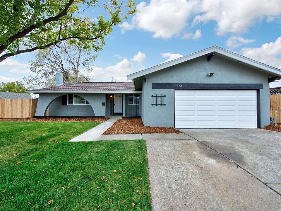 1st image of 742 Corte Alhambra Court
