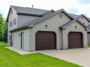 101 Waverly Dr, Cambridge, WI 53523