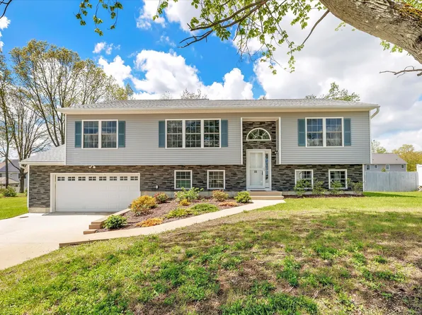 22 Pear Tree Drive, Naugatuck, CT 06770