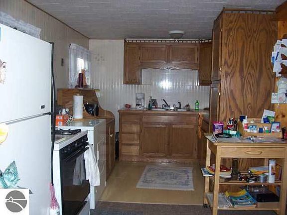 4th image of 1202 Kenneth Dr