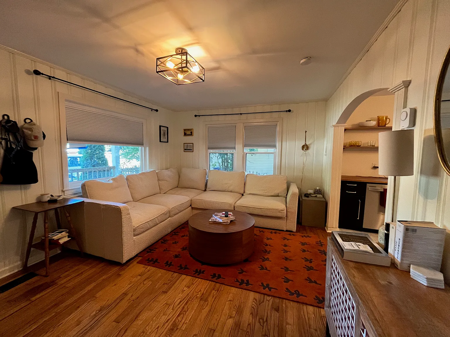 2 bed, 1054 sqft, $1,799 — Photo 2