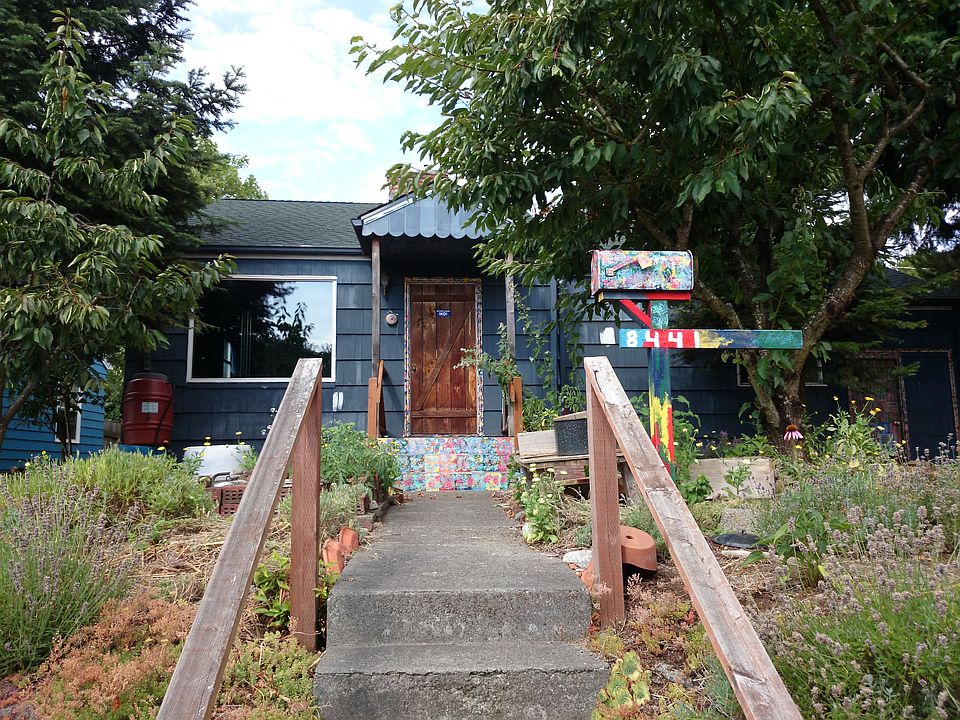 1st image of 8441 36th Ave SW
