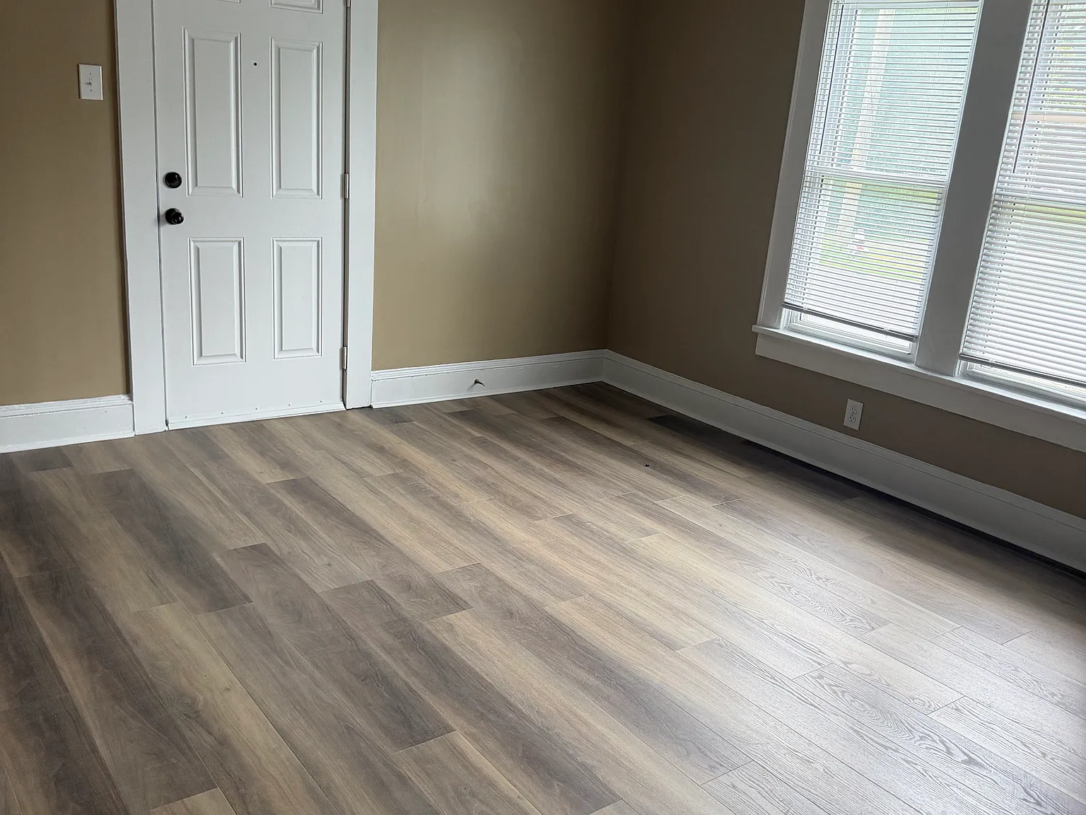 3 bed, 1083 sqft, $1,350 — Photo 3