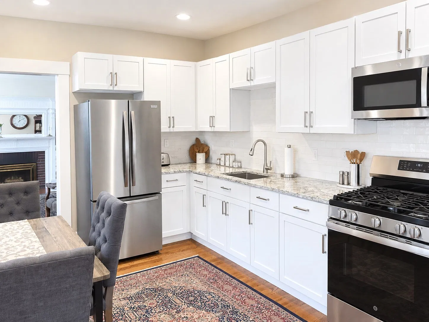 1 bed, 1.0 bath, 750 sqft, $3,000 — Photo 2