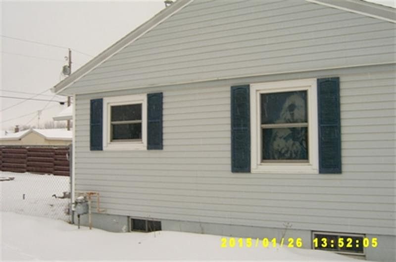 2nd image of 8737 Fairview Ln
