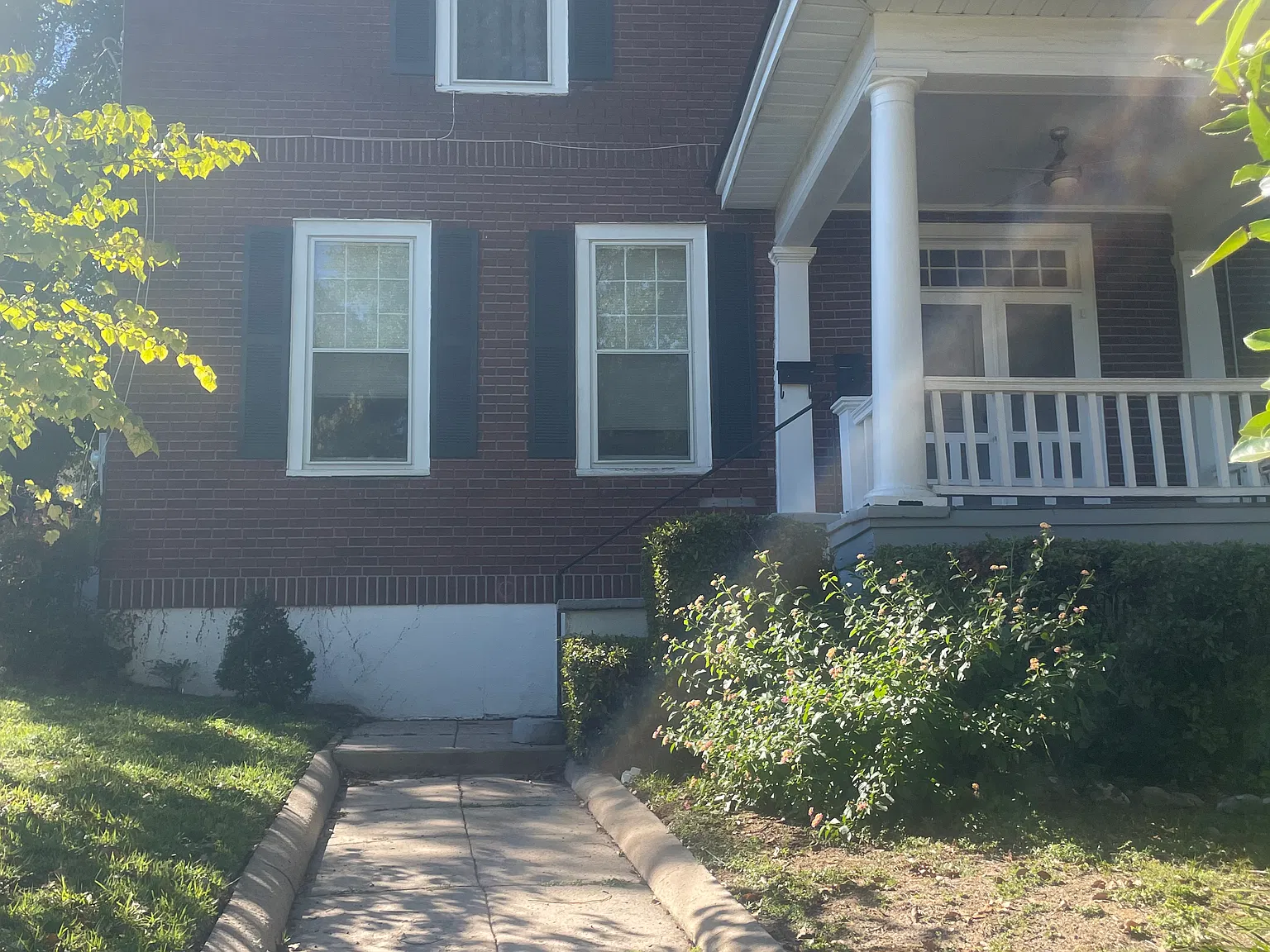 2 bed, 950 sqft, $1,300 — Photo 1