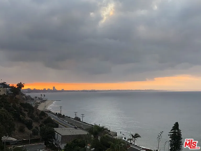18101 Coastline Dr — Photo 34