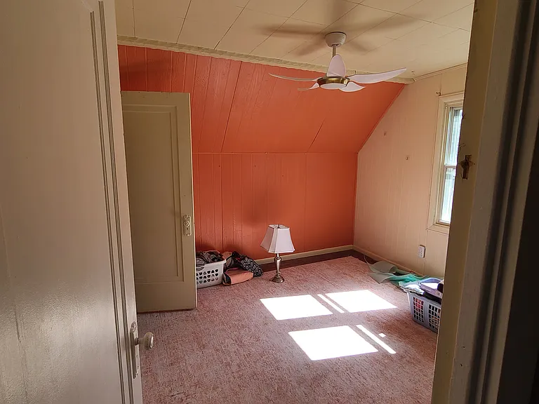 61 Leighton Ave — Photo 9
