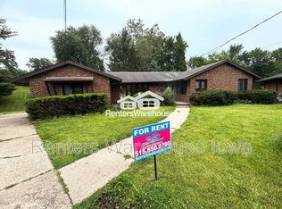 1511 Del Matro Ct, Windsor Heights, IA 50324