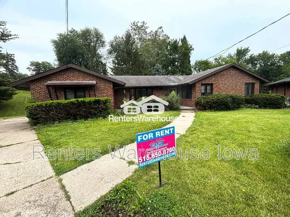 1511 Del Matro Ct, Windsor Heights, IA 50324