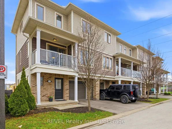 19 Scarlett Cmn #20, Saint Catharines, ON L2P 0C4