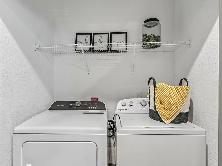 Washer Dryer In Apt.