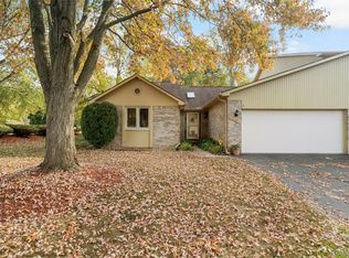 28801 Ranchwood Dr, Southfield, MI 48076