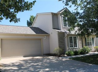 8739 Robinwood Ter, Macedonia, OH 44056