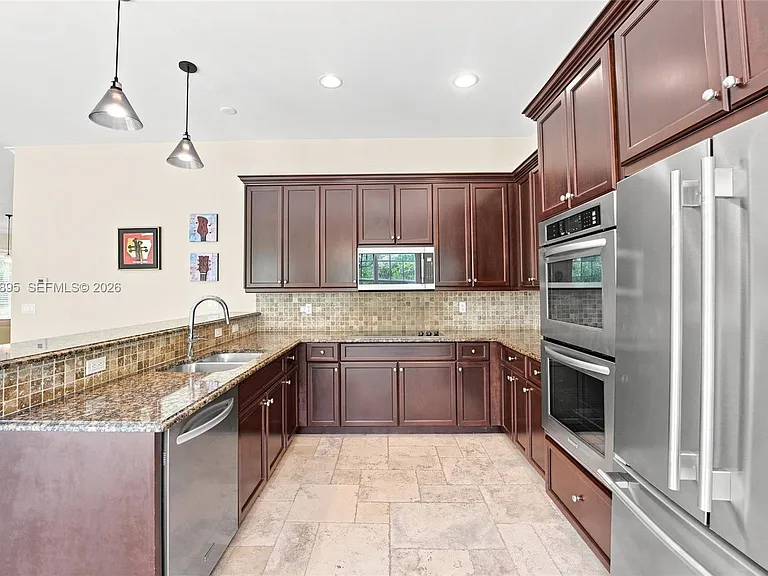 1419 SW 21st Ct — Photo 17