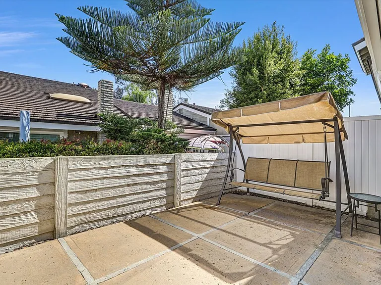 5 Fernbank — Photo 20