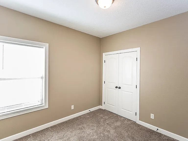 1647 Glade Dr SW — Photo 11