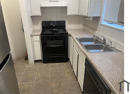 1902 W Loop #B — Photo 16