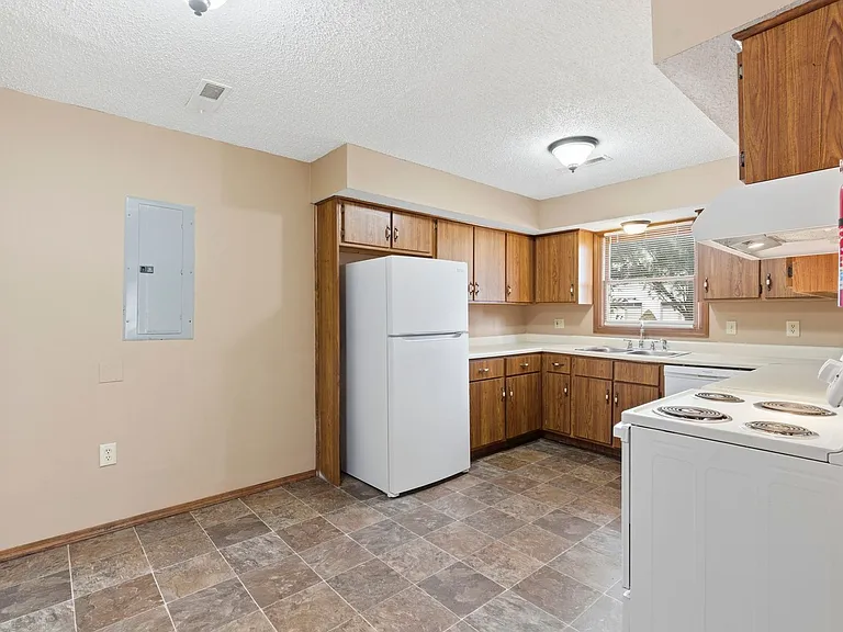 1905 S Ingram Mill Rd #8 — Photo 10