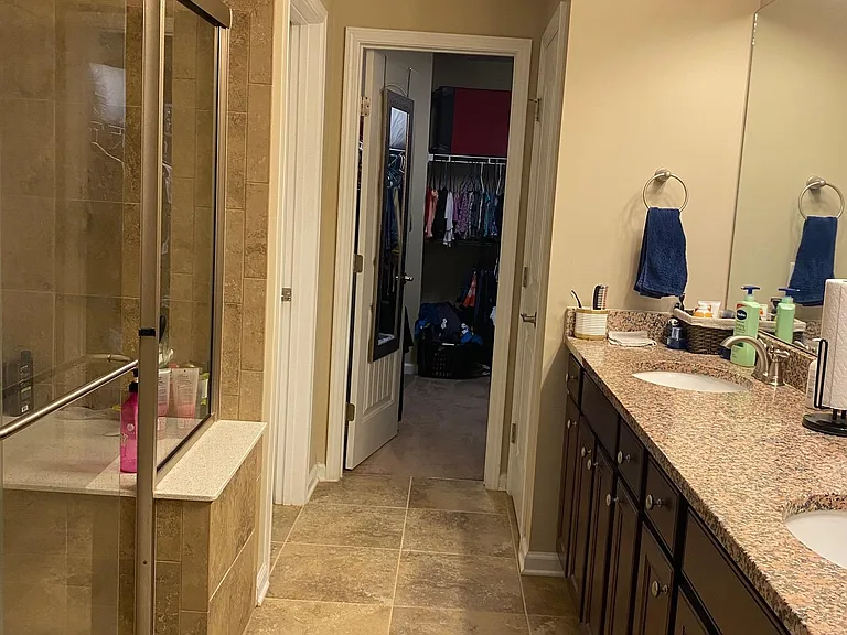 425 Chanson Dr — Photo 23