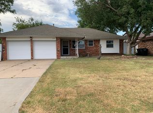 1029 W Main St, Moore, OK 73160