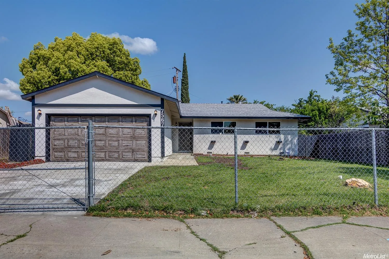 7567 Twilight Dr photo 1