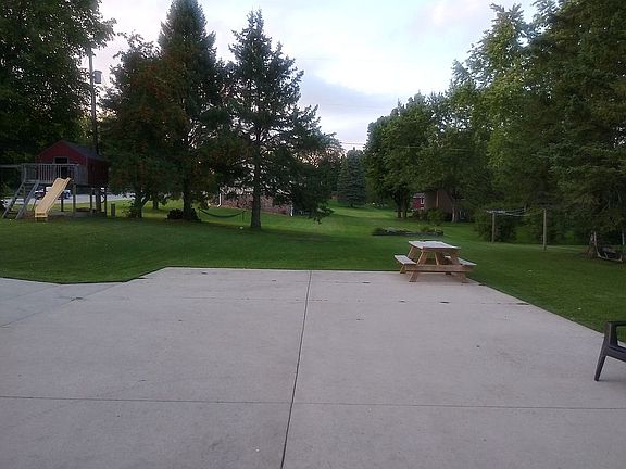 4th image of 374 Windell Ave