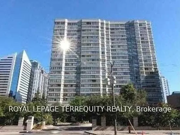 30 Greenfield Ave #201, Toronto, ON M2N 6N3