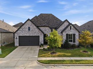 1915 Hillside Ct, Van Alstyne, TX 75495