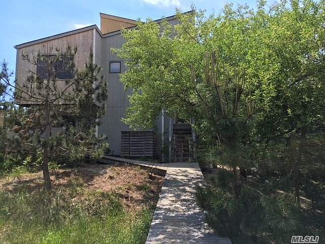 1st image of 190 Clipper Dr