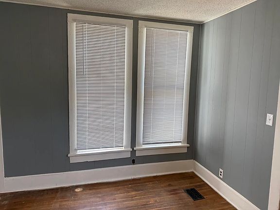 4th image of 611 N Springfield Ave