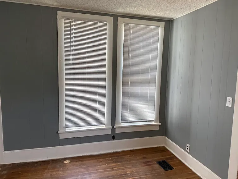611 N Springfield Ave — Photo 4