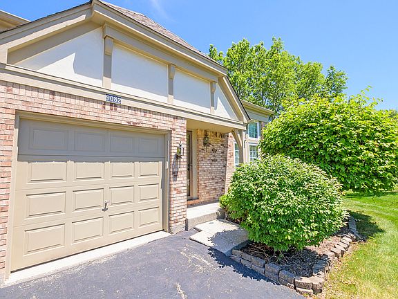 2nd image of 9082 Carlisle Ln