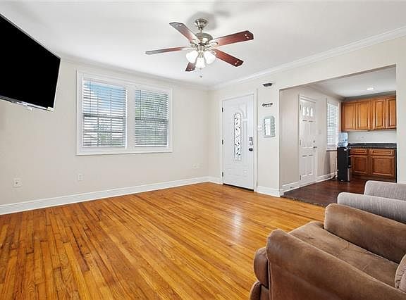 3rd image of 204 Grove Ave