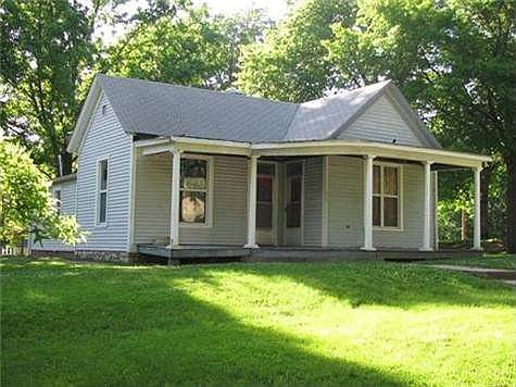 1st image of 617 N 11th St
