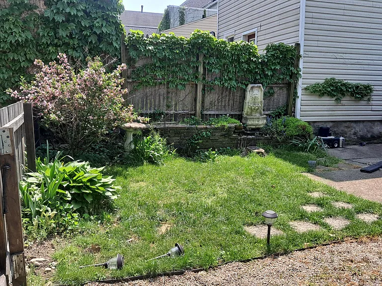 121 Foote Ave — Photo 17