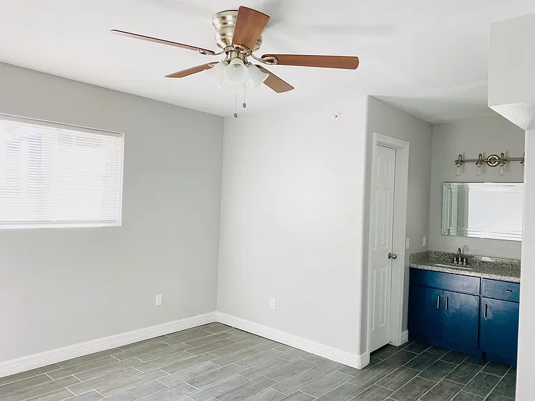 723 W Iris Ave #U5 — Photo 9