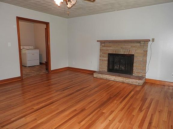 5th image of 309 Chestnut Dr