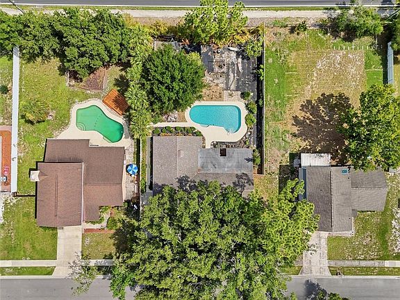 3rd image of 1610 GLADIOLAS DRIVE