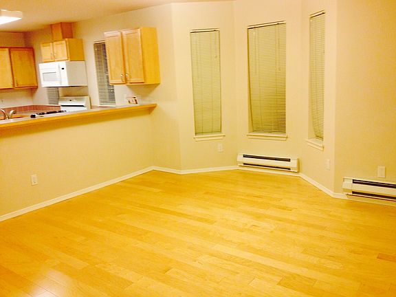 3rd image of 12549 Roosevelt Way NE #6