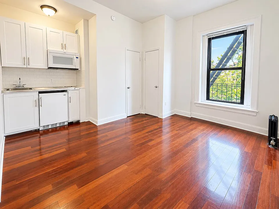 345 Franklin Ave #5