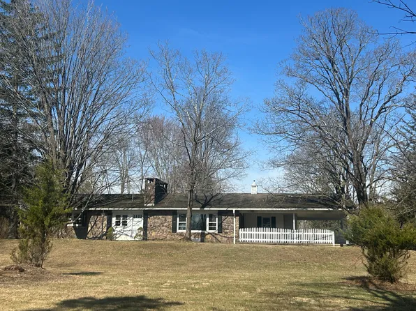 6953 Sladek Rd, New Hope, PA 18938