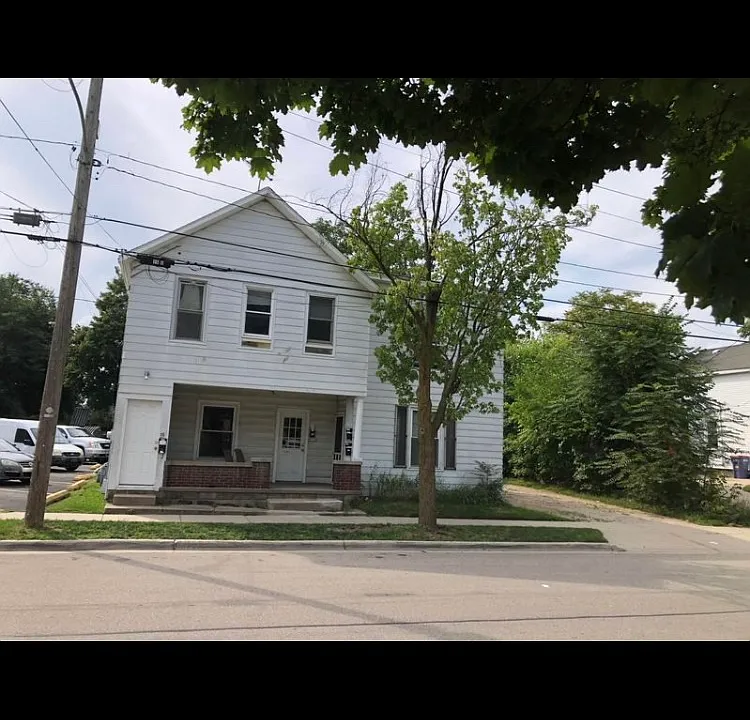 15-17 Straight Ave NW #17-1