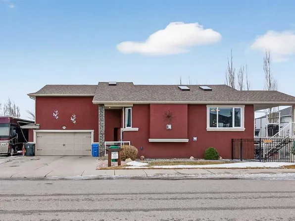 302 NE Sixmile Ln S, Lethbridge, AB T1K 5S6