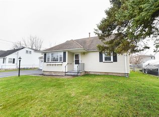 19 Park Ave, Gates, NY 14606