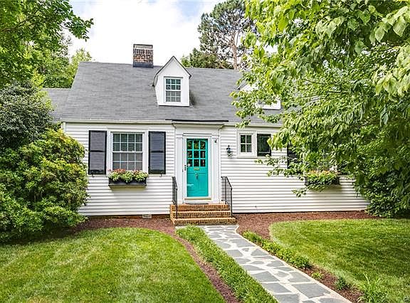 3rd image of 5701 Bromley Ln