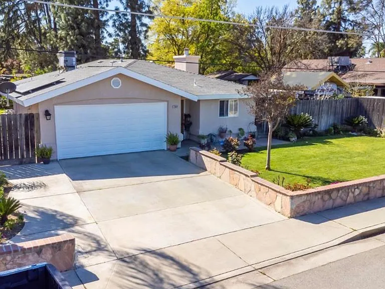15481 W Middleton Ave — Photo 1